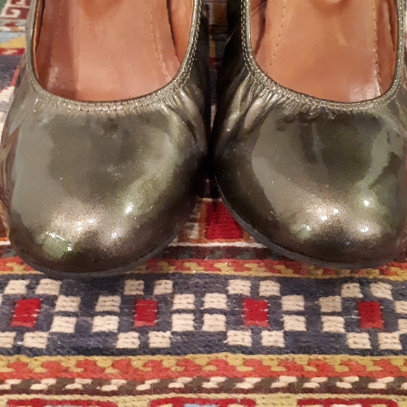 Shoes - Picture 5 of 6